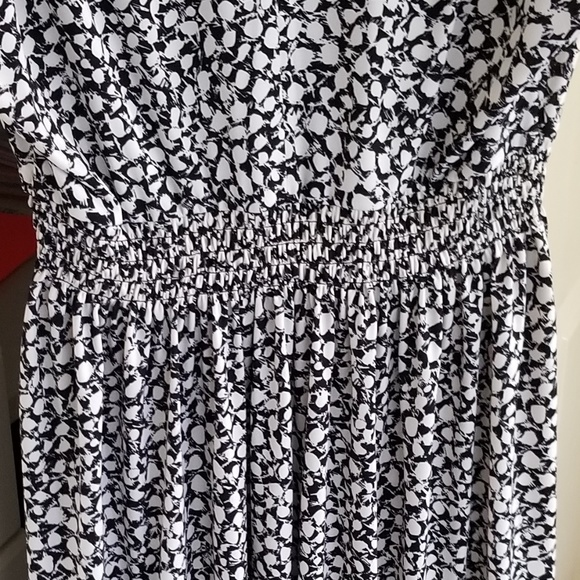 Daisy Fuentes Summer Dress / EUC - Picture 3 of 4